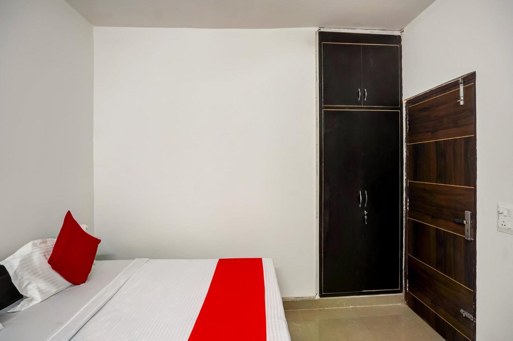 Hotel O Pubg Residency Нью-Делі Екстер'єр фото